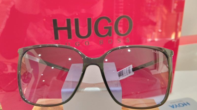 Gafas de sol HUGO BOSS de diseño cuadrado con lentes rosadas
